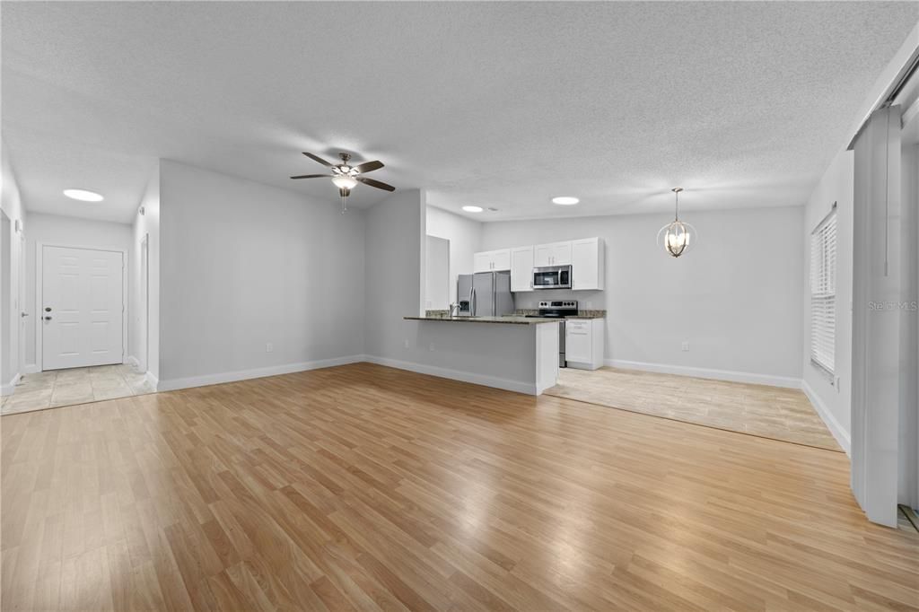 For Rent: $1,900 (3 beds, 2 baths, 1230 Square Feet)