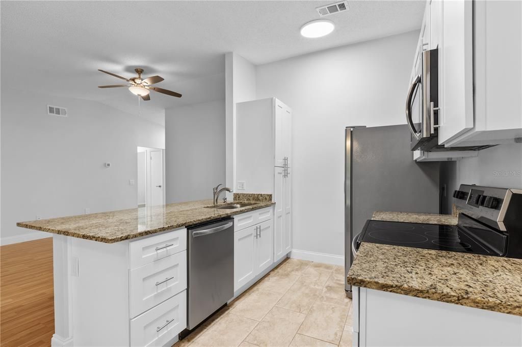 For Rent: $1,900 (3 beds, 2 baths, 1230 Square Feet)