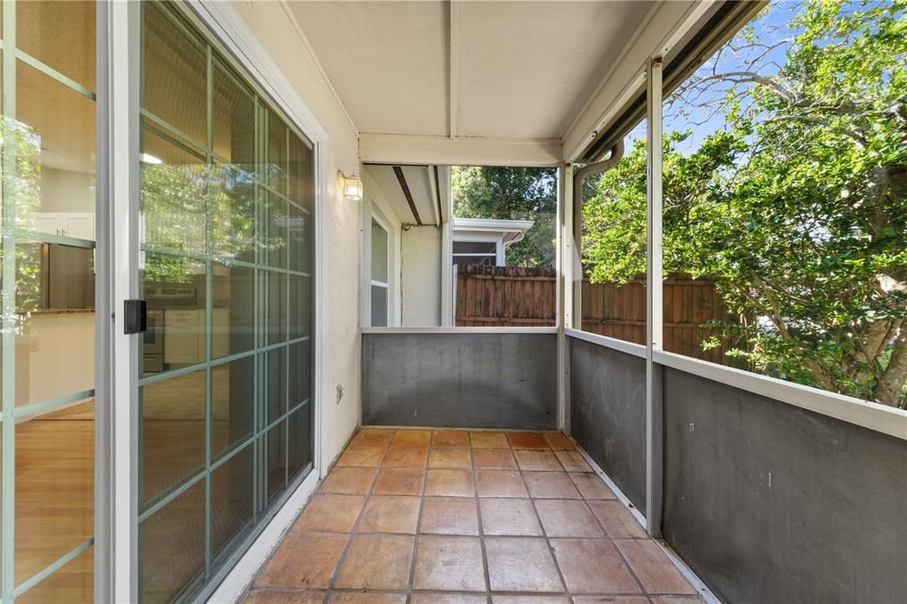 For Rent: $1,900 (3 beds, 2 baths, 1230 Square Feet)