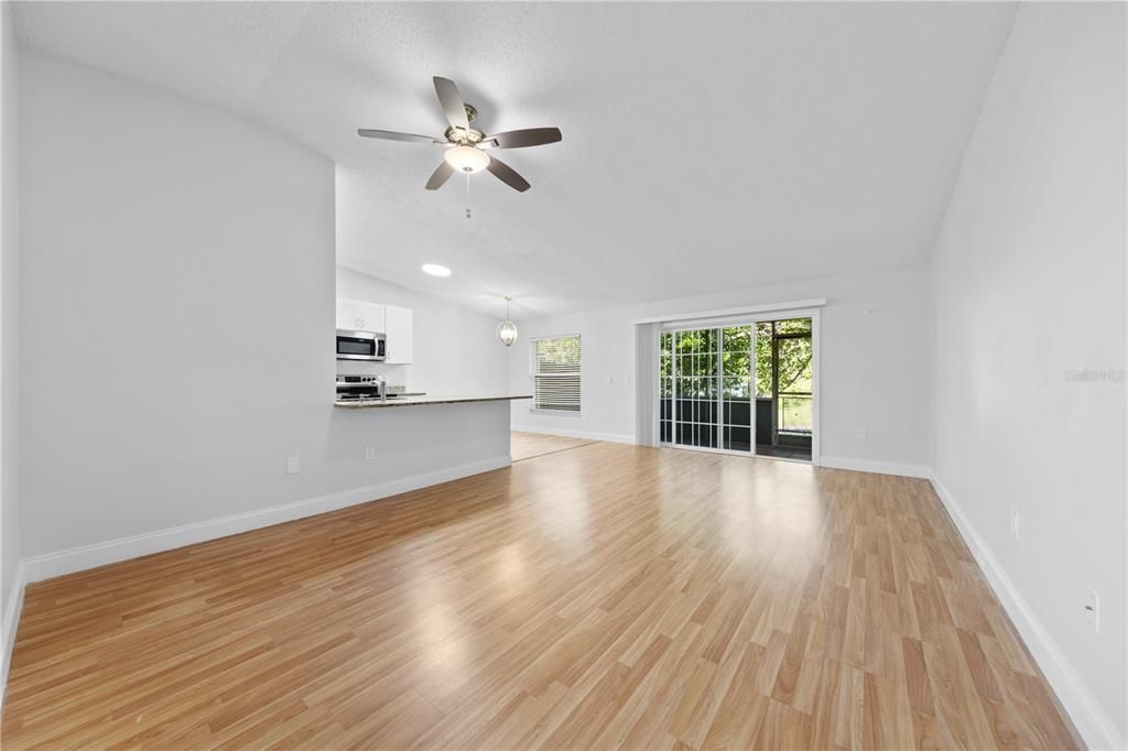 For Rent: $1,900 (3 beds, 2 baths, 1230 Square Feet)