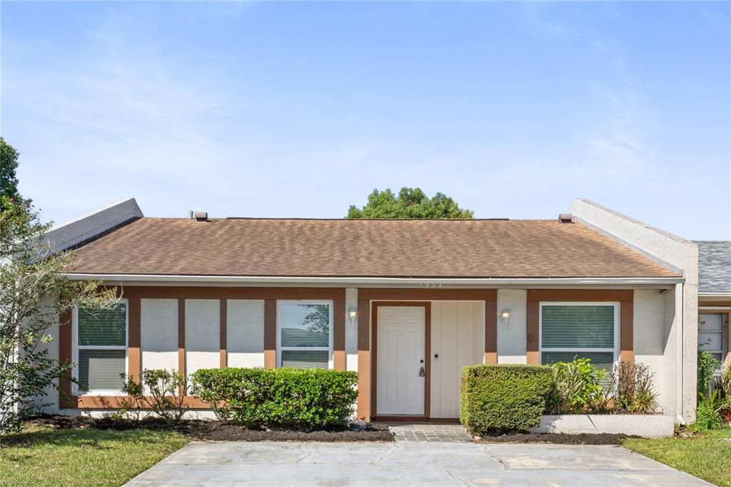 For Rent: $1,900 (3 beds, 2 baths, 1230 Square Feet)
