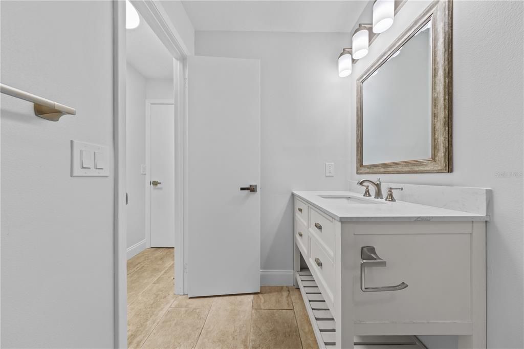 For Rent: $1,900 (3 beds, 2 baths, 1230 Square Feet)