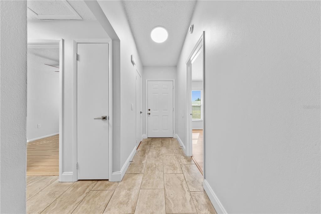 For Rent: $1,900 (3 beds, 2 baths, 1230 Square Feet)