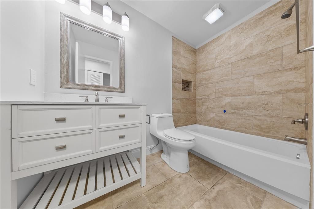 For Rent: $1,900 (3 beds, 2 baths, 1230 Square Feet)