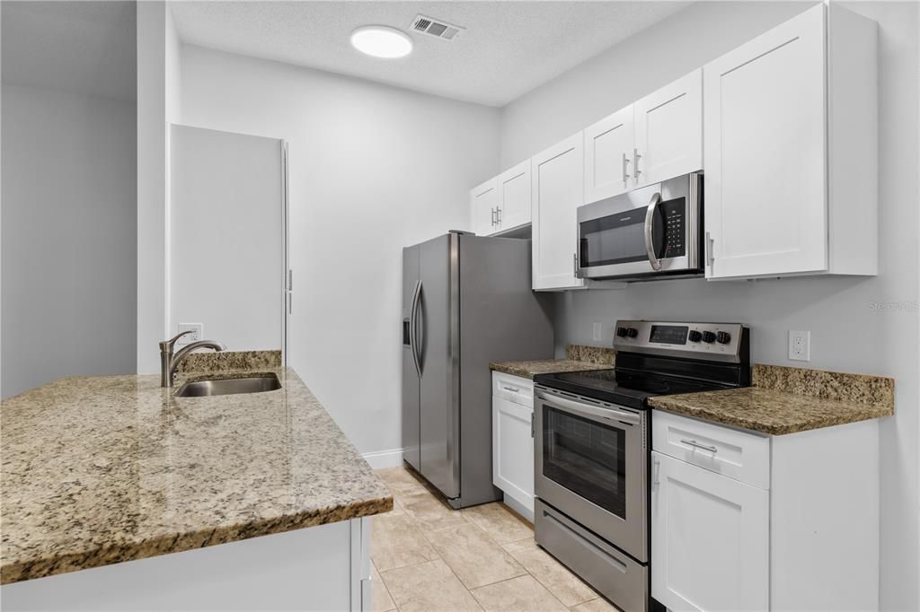 For Rent: $1,900 (3 beds, 2 baths, 1230 Square Feet)