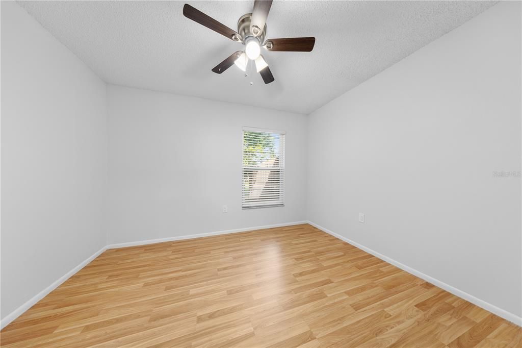 For Rent: $1,900 (3 beds, 2 baths, 1230 Square Feet)