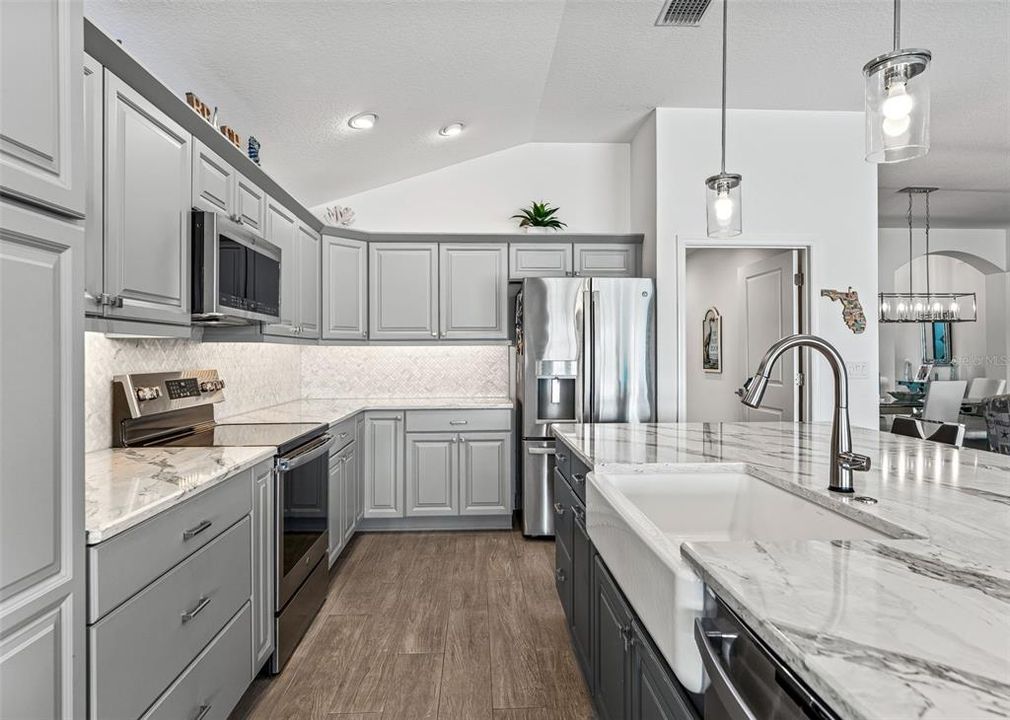 For Sale: $1,150,000 (4 beds, 2 baths, 2555 Square Feet)
