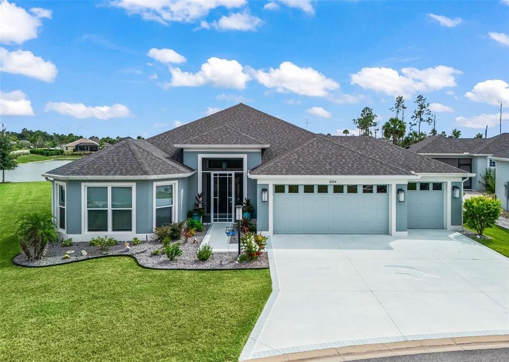 For Sale: $1,150,000 (4 beds, 2 baths, 2555 Square Feet)