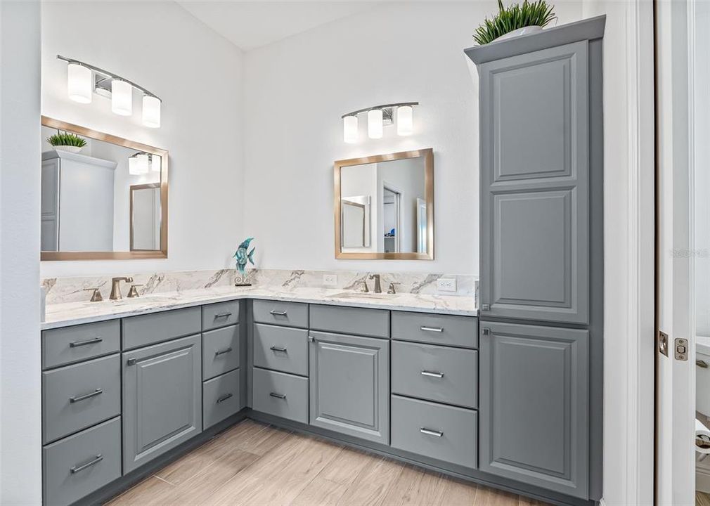For Sale: $1,150,000 (4 beds, 2 baths, 2555 Square Feet)