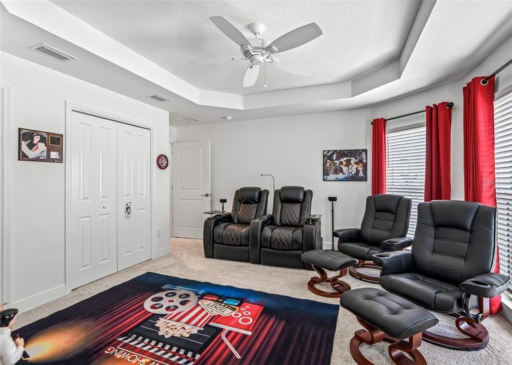For Sale: $1,150,000 (4 beds, 2 baths, 2555 Square Feet)
