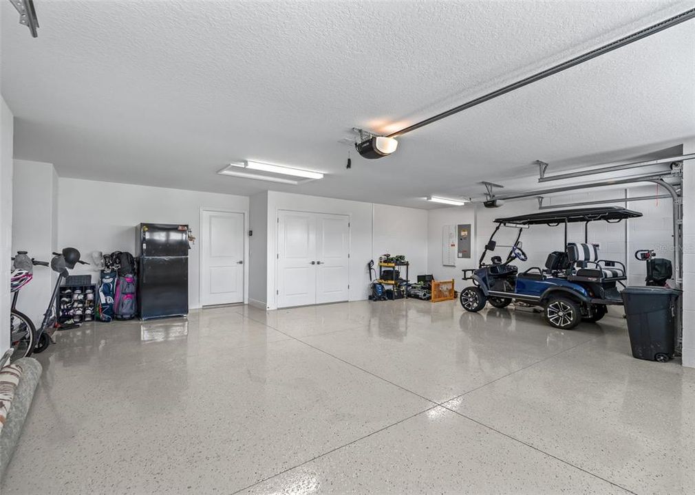 For Sale: $1,150,000 (4 beds, 2 baths, 2555 Square Feet)