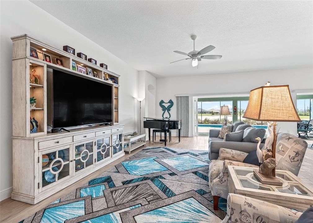 For Sale: $1,150,000 (4 beds, 2 baths, 2555 Square Feet)