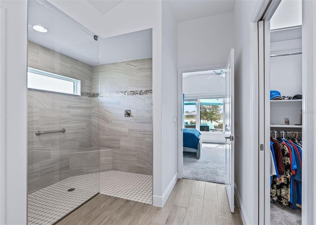 For Sale: $1,150,000 (4 beds, 2 baths, 2555 Square Feet)