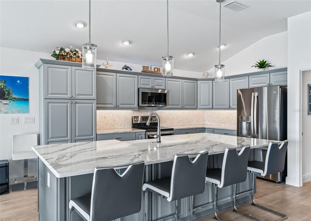 For Sale: $1,150,000 (4 beds, 2 baths, 2555 Square Feet)