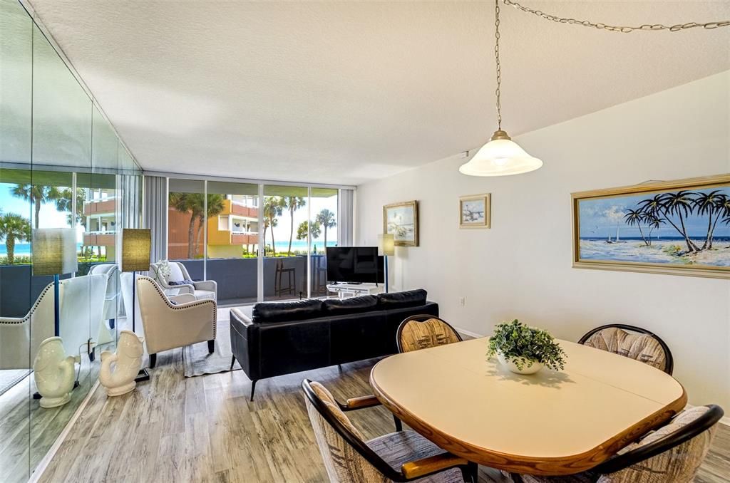 For Sale: $425,000 (1 beds, 1 baths, 1060 Square Feet)