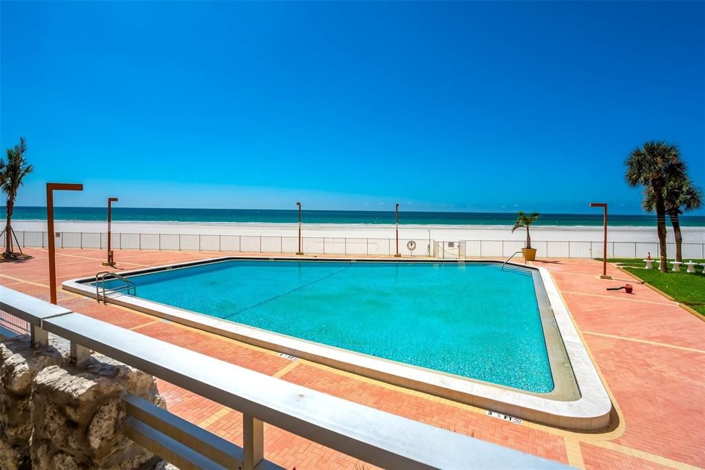 For Sale: $425,000 (1 beds, 1 baths, 1060 Square Feet)