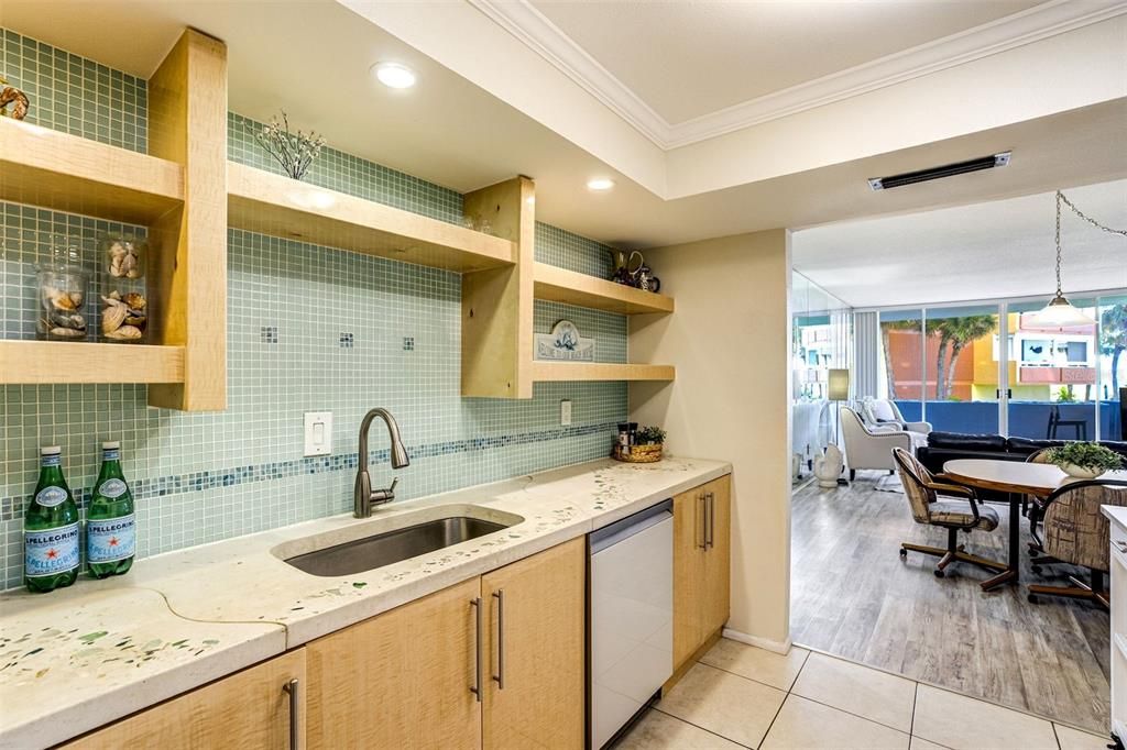 For Sale: $425,000 (1 beds, 1 baths, 1060 Square Feet)