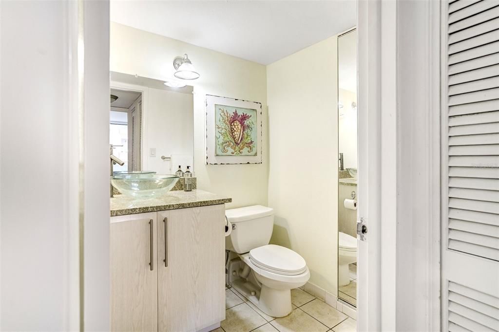 For Sale: $425,000 (1 beds, 1 baths, 1060 Square Feet)
