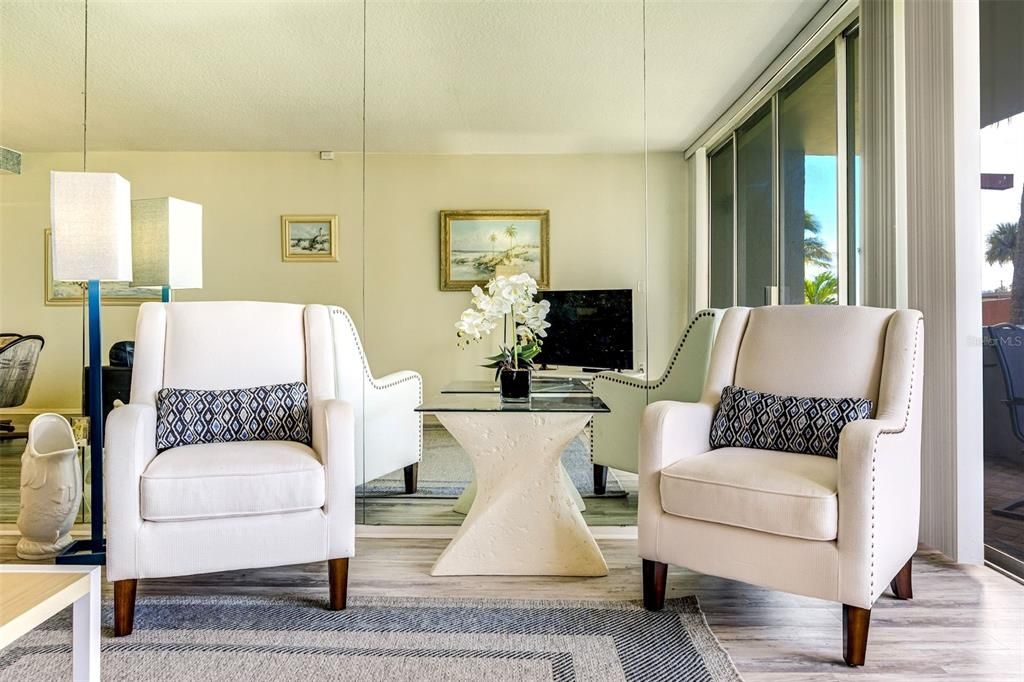 For Sale: $425,000 (1 beds, 1 baths, 1060 Square Feet)