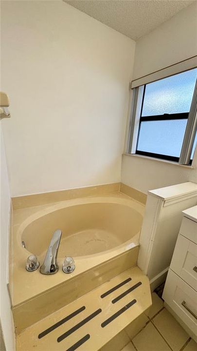 На продажу: $290,000 (3 спален, 2 ванн, 1551 Квадратных фут)