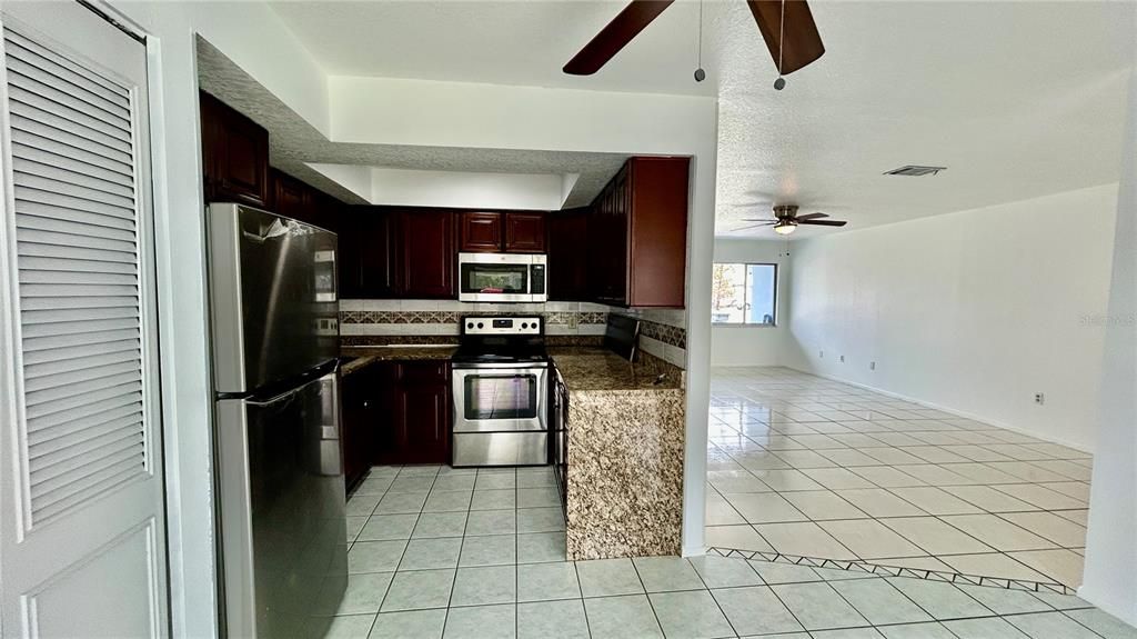 For Rent: $2,300 (3 beds, 2 baths, 1045 Square Feet)