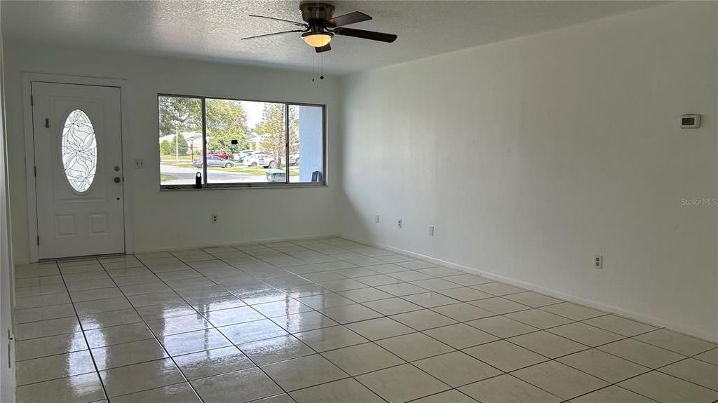 For Rent: $2,300 (3 beds, 2 baths, 1045 Square Feet)