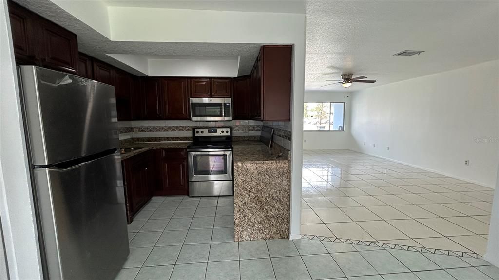 For Rent: $2,300 (3 beds, 2 baths, 1045 Square Feet)