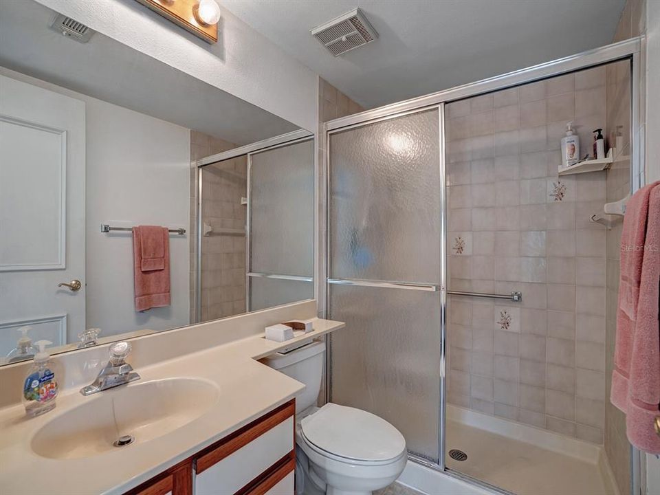 En Venta: $119,900 (2 camas, 2 baños, 1035 Pies cuadrados)