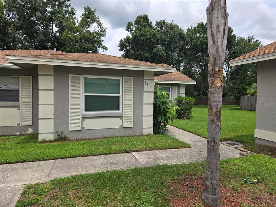 For Rent: $1,900 (2 beds, 1 baths, 804 Square Feet)