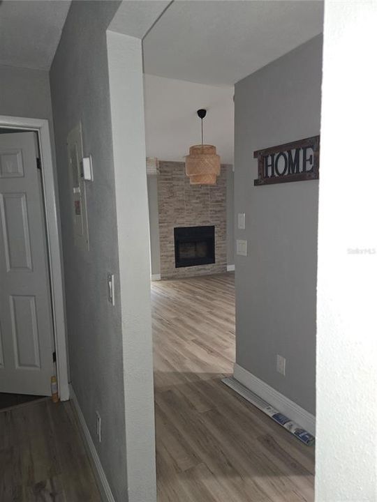 For Rent: $1,900 (2 beds, 1 baths, 804 Square Feet)