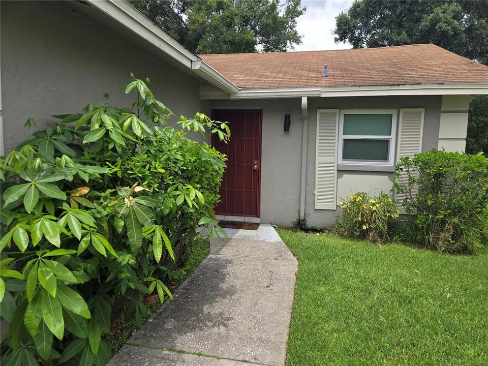 For Rent: $1,900 (2 beds, 1 baths, 804 Square Feet)