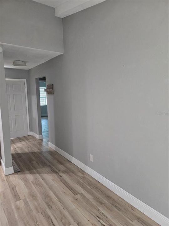 For Rent: $1,900 (2 beds, 1 baths, 804 Square Feet)