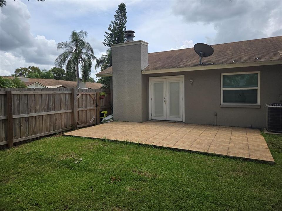 For Rent: $1,900 (2 beds, 1 baths, 804 Square Feet)