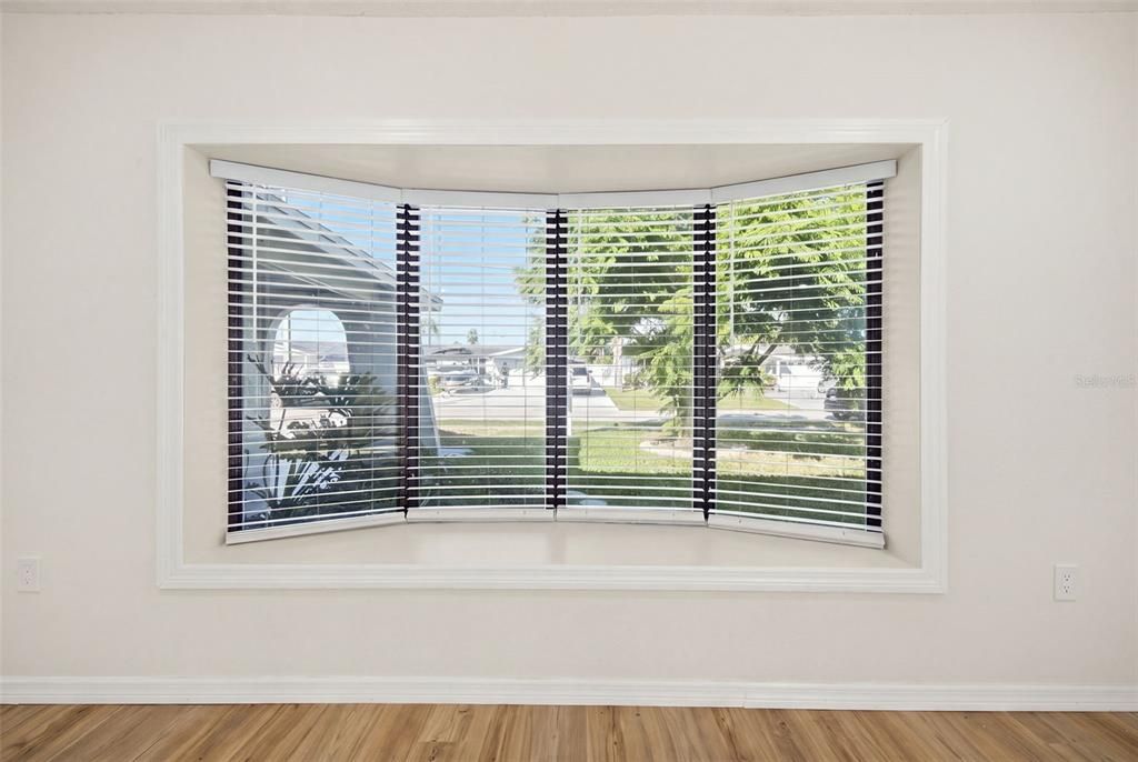 En Venta: $275,000 (3 camas, 2 baños, 1400 Pies cuadrados)