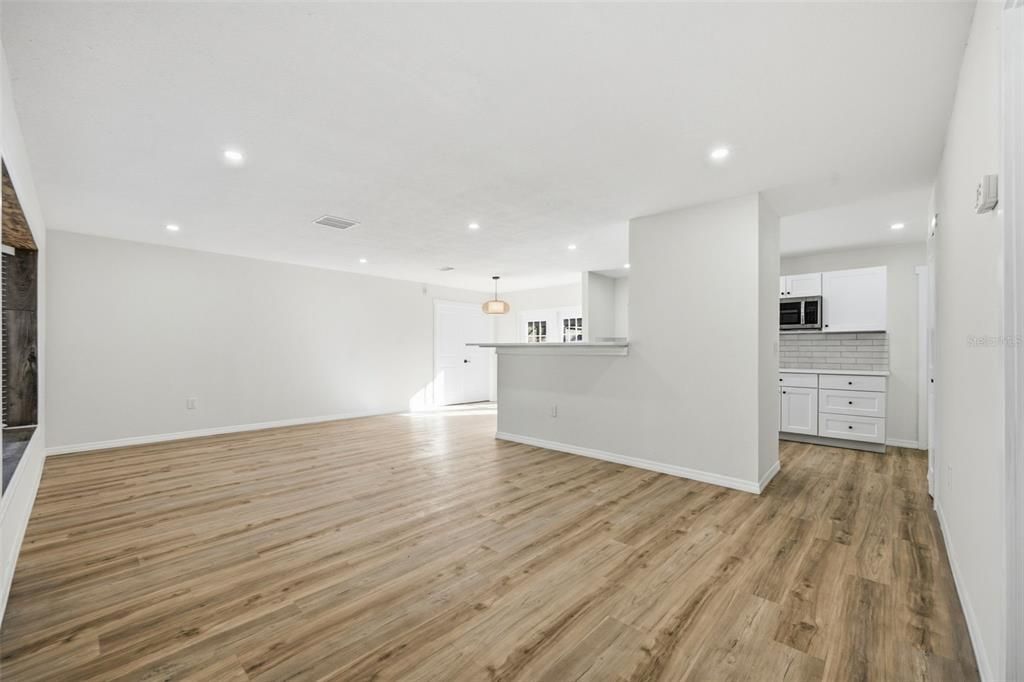 En Venta: $275,000 (3 camas, 2 baños, 1400 Pies cuadrados)