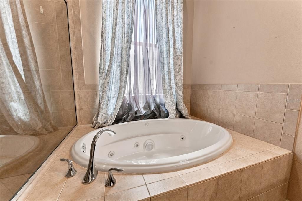 На продажу: $830,000 (5 спален, 3 ванн, 3619 Квадратных фут)