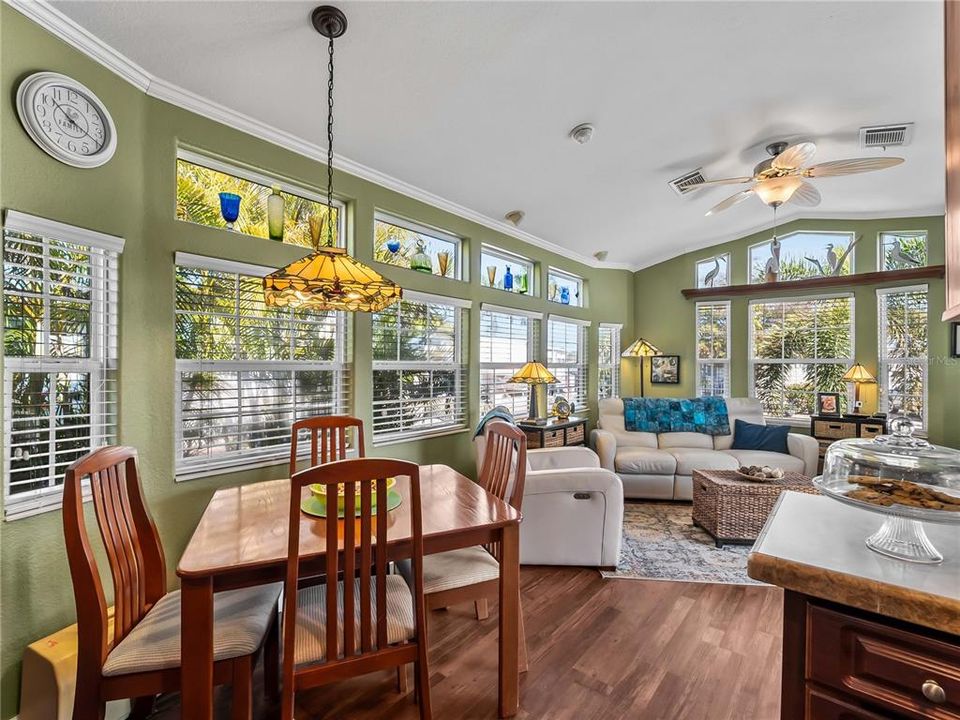 For Sale: $185,000 (1 beds, 1 baths, 504 Square Feet)