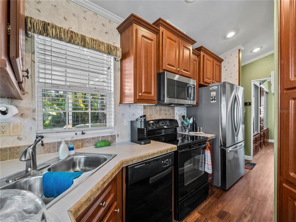 For Sale: $185,000 (1 beds, 1 baths, 504 Square Feet)