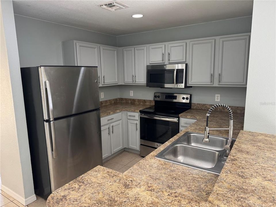 For Rent: $1,800 (4 beds, 2 baths, 1603 Square Feet)