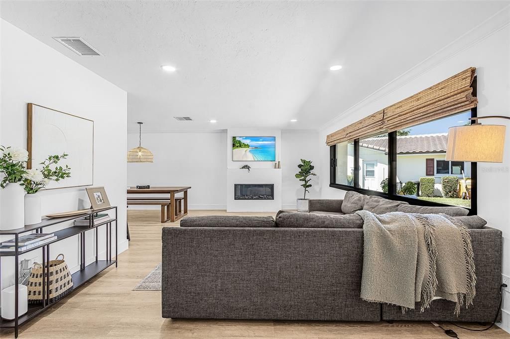 For Sale: $825,000 (4 beds, 3 baths, 2364 Square Feet)