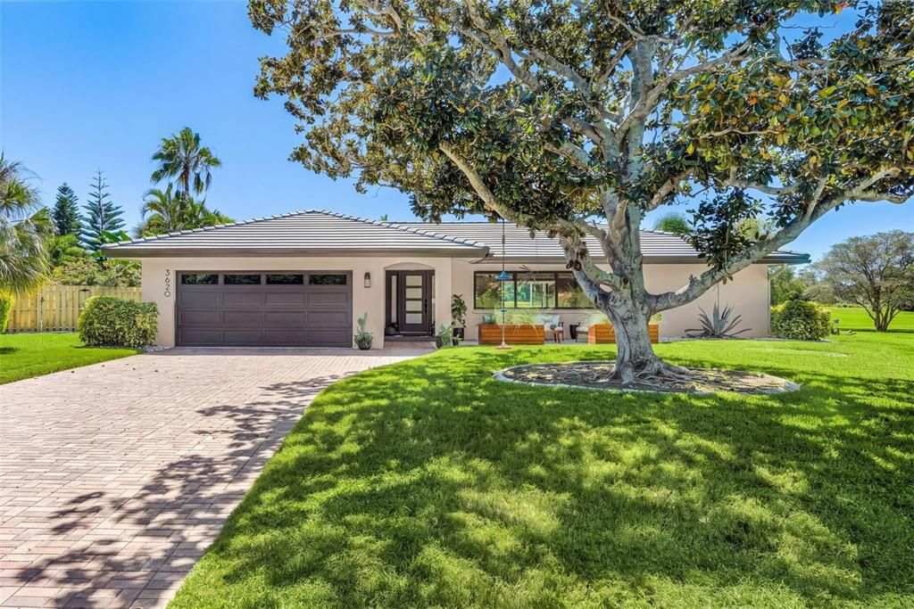For Sale: $825,000 (4 beds, 3 baths, 2364 Square Feet)