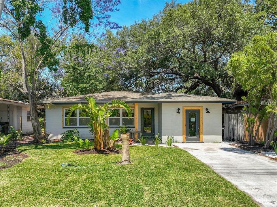 For Rent: $3,800 (3 beds, 2 baths, 1368 Square Feet)