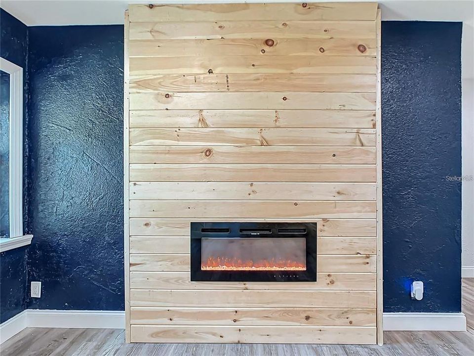 For Rent: $3,800 (3 beds, 2 baths, 1368 Square Feet)