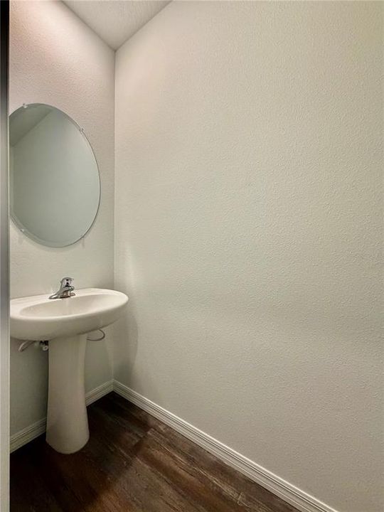 For Rent: $2,150 (3 beds, 2 baths, 1673 Square Feet)