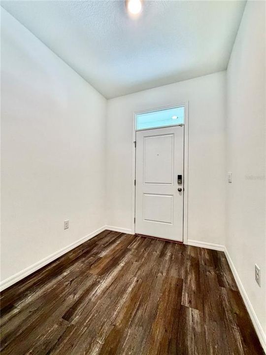 For Rent: $2,150 (3 beds, 2 baths, 1673 Square Feet)
