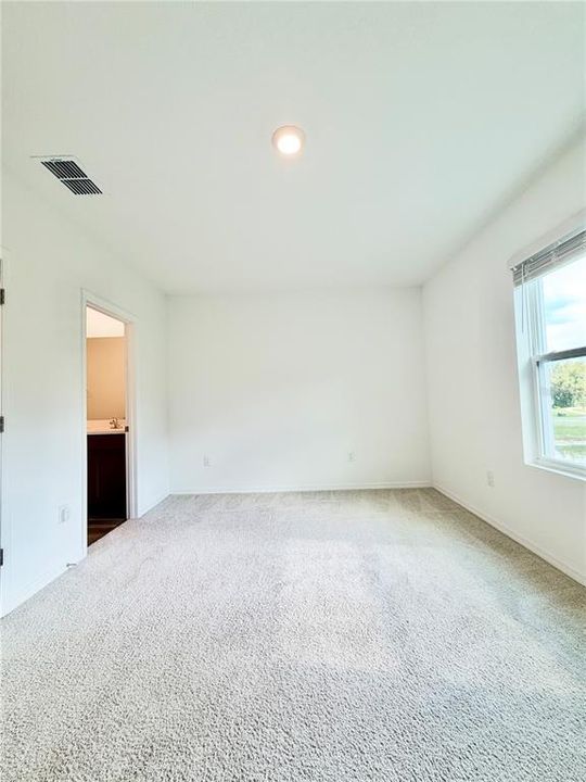 For Rent: $2,150 (3 beds, 2 baths, 1673 Square Feet)