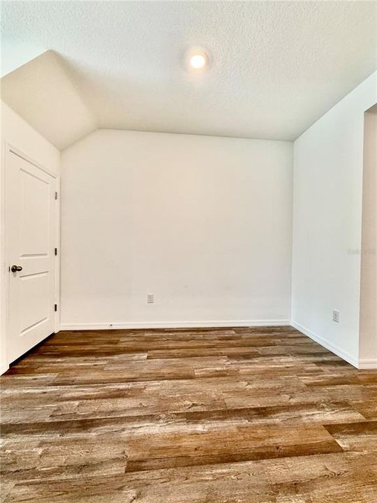 For Rent: $2,150 (3 beds, 2 baths, 1673 Square Feet)