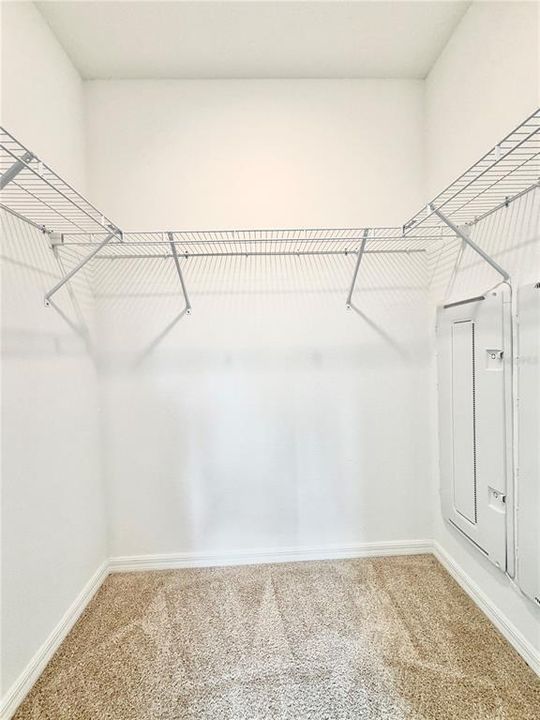 For Rent: $2,150 (3 beds, 2 baths, 1673 Square Feet)