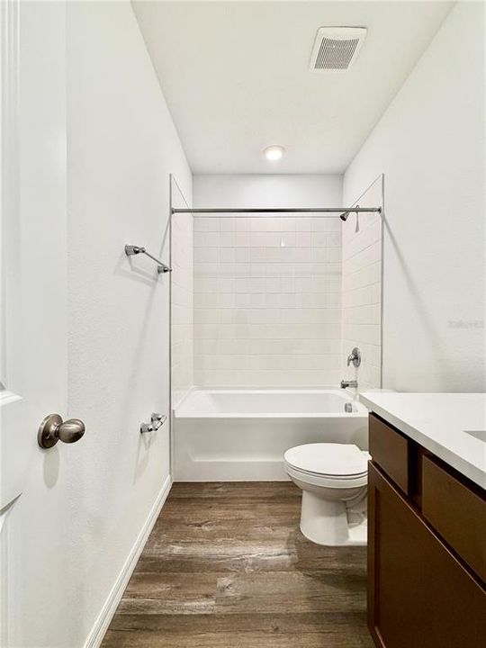 For Rent: $2,150 (3 beds, 2 baths, 1673 Square Feet)