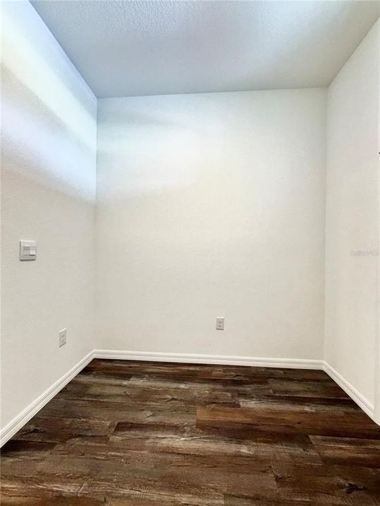 For Rent: $2,150 (3 beds, 2 baths, 1673 Square Feet)